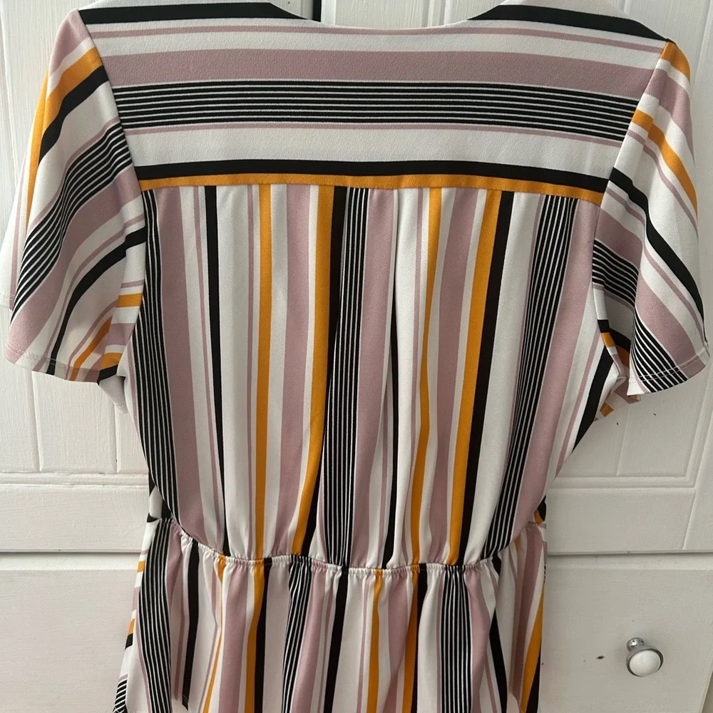 NWOT FAITH AND JOY by Monteau Multicolor Striped V-Neck Top w/Capped Sleeves - Picture 12 of 16